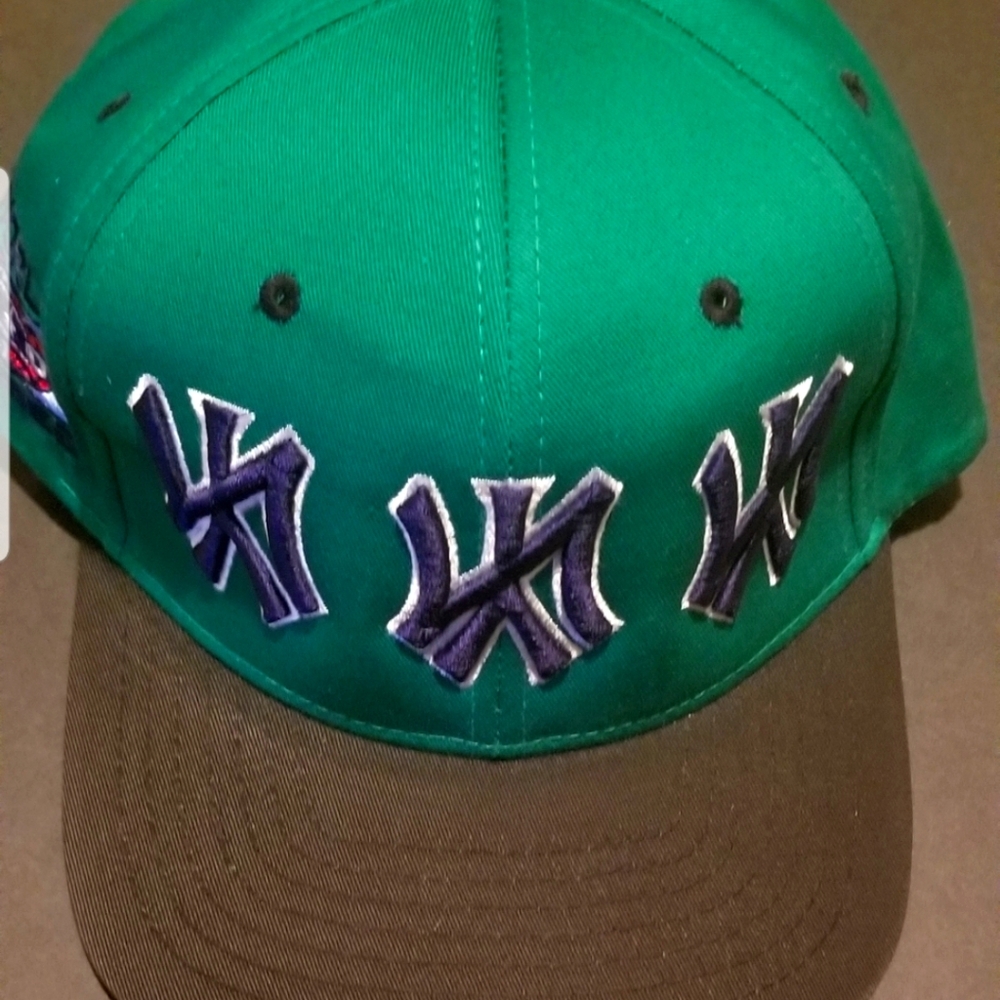 Upside down NY Yankee Hat